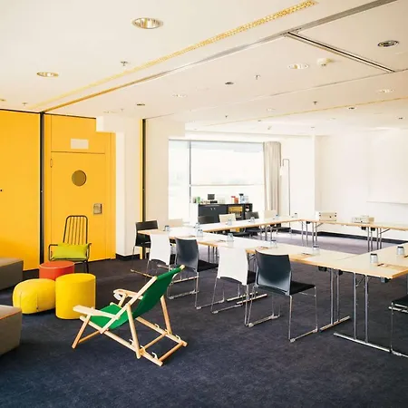 Hotel Vienna House Easy By Wyndham Friedrichshain 3*