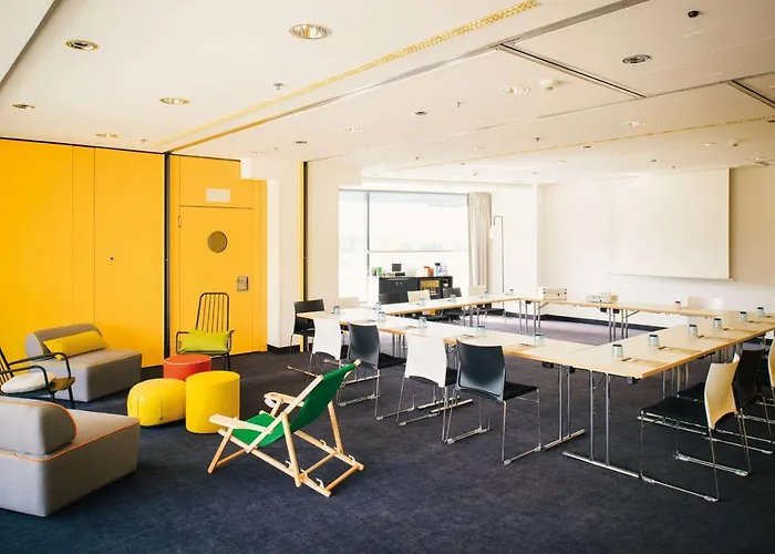 Hotel Vienna House Easy By Wyndham Prenzlauer Berg 3*